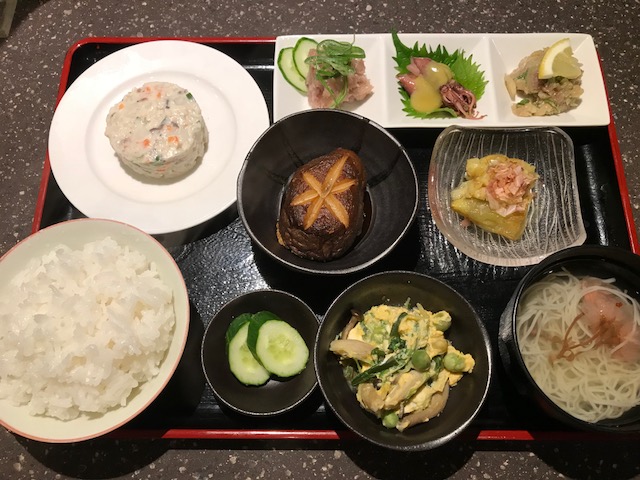 ‘今日の旨いもん’と夜定食(^^)